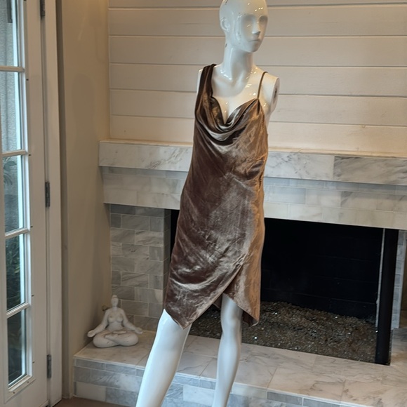 Michelle Mason Bias Bronze Velvet Cowl Neck Asymetric Mini Dresss Size 4 - Picture 2 of 13